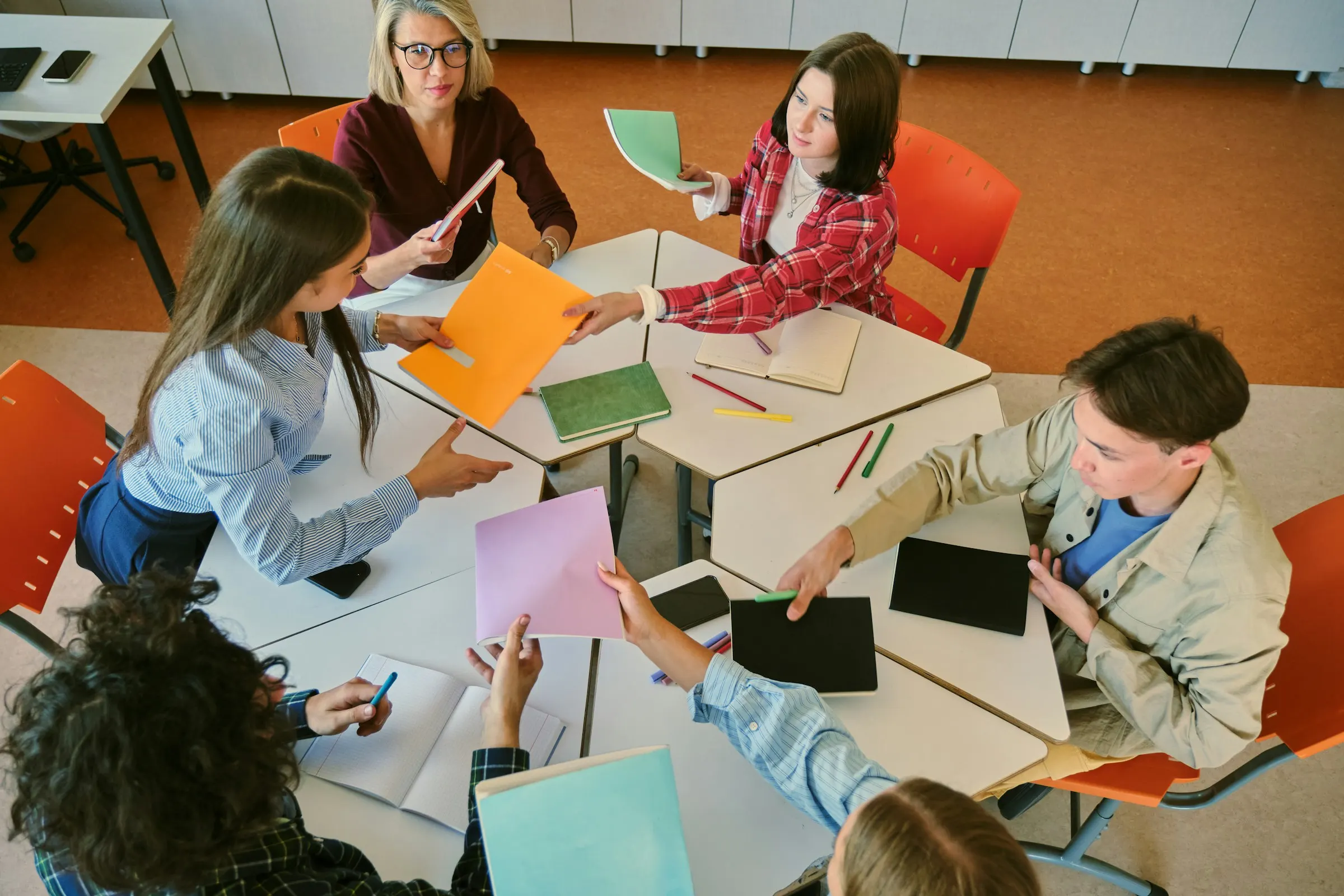 Ustaad tutor building core academic foundations for Grade 6 to 8 American middle school students across Dubai and Abu Dhabi UAE